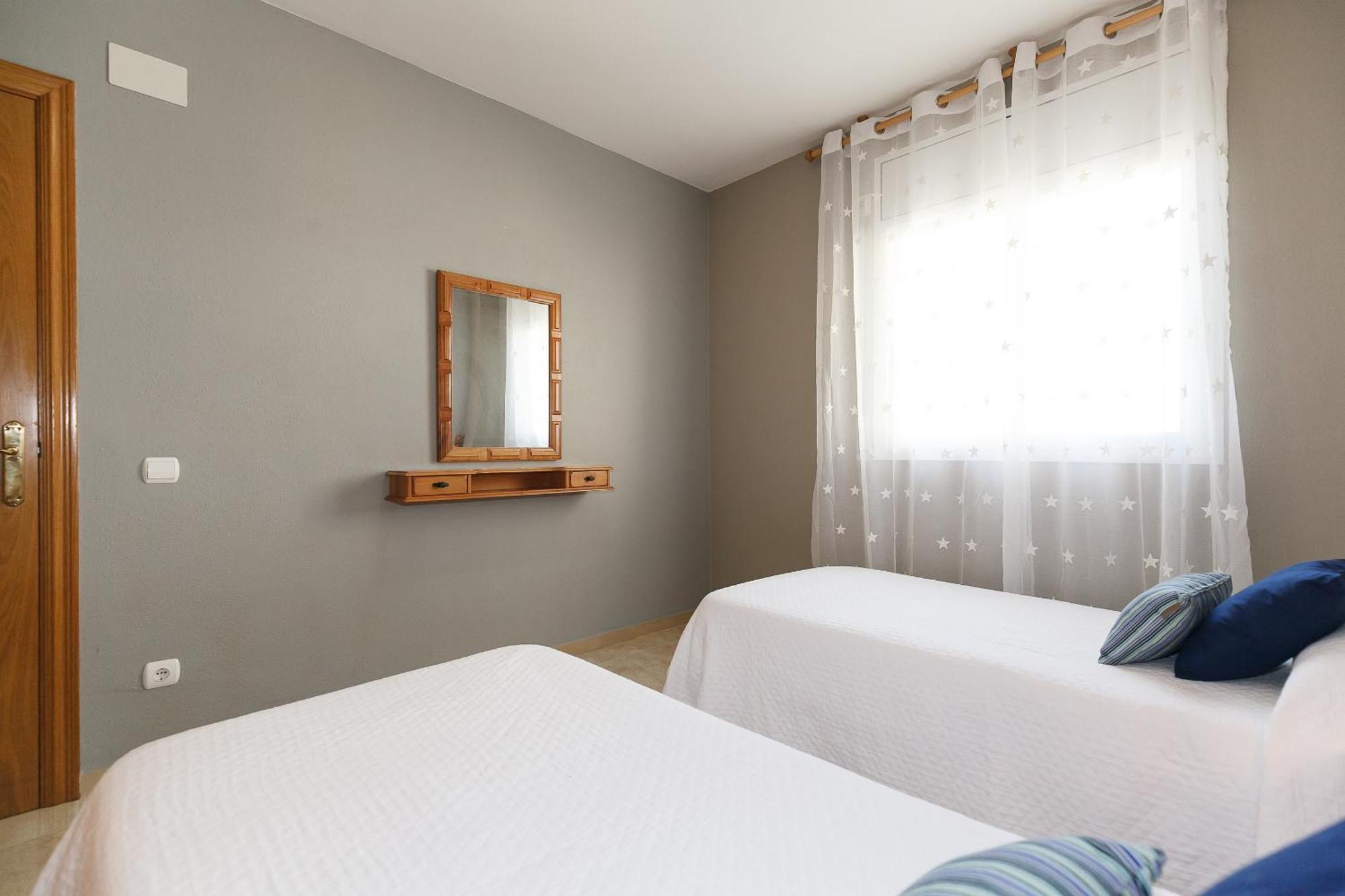 Uhc Golden Pineda Apartments La Pineda Zimmer foto