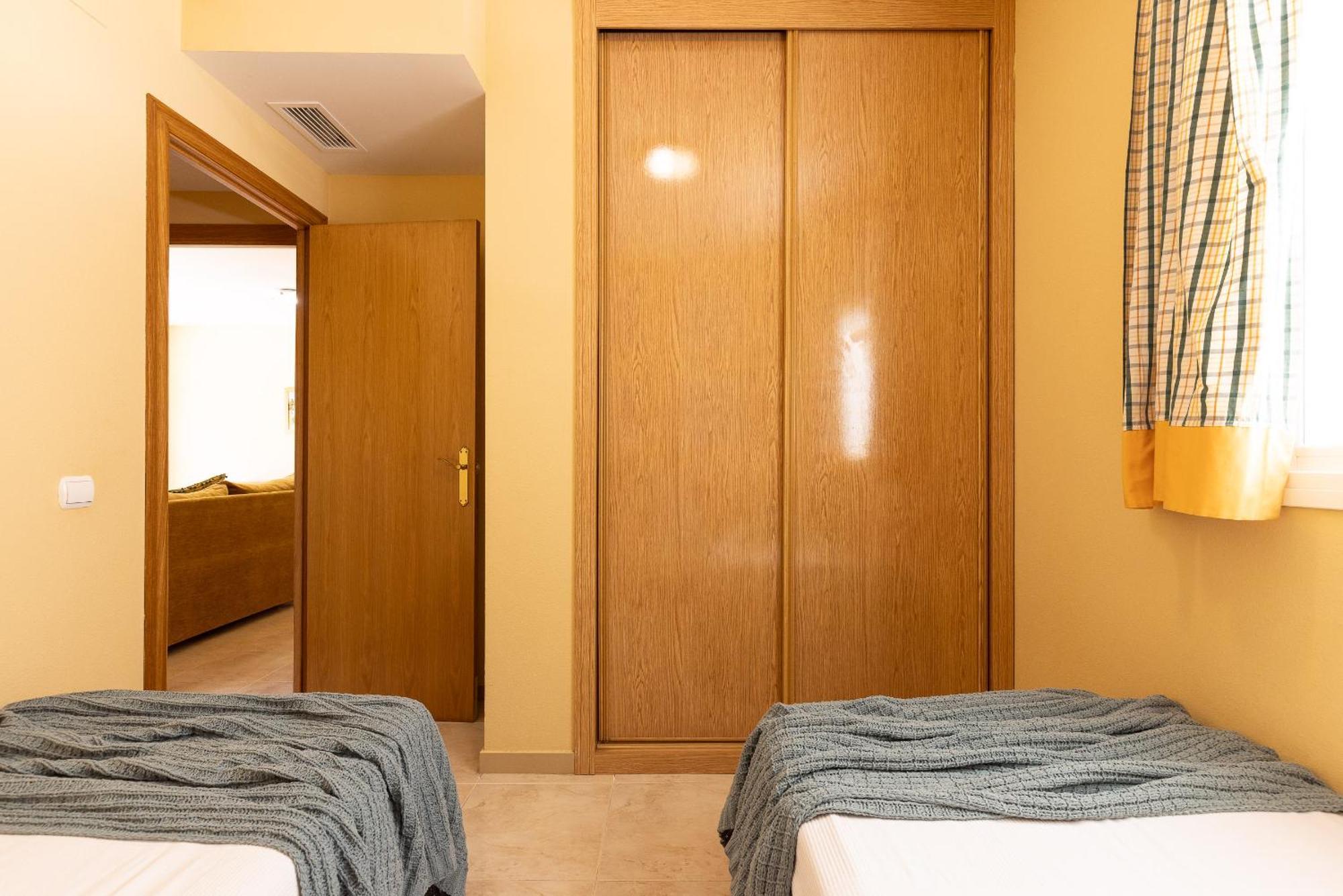Uhc Golden Pineda Apartments La Pineda Zimmer foto